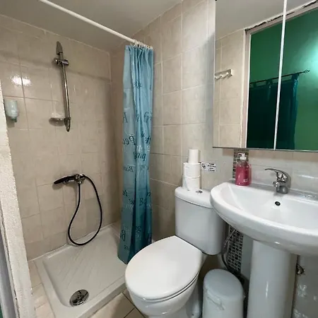 Zouglas App Casa de hóspedes